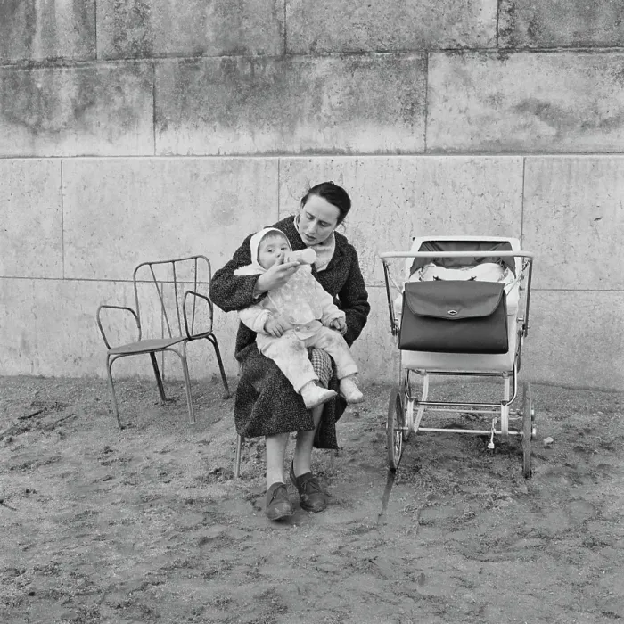 Framed Print : Parisian Mother & Child Framed Print : Parisian Mother & Child