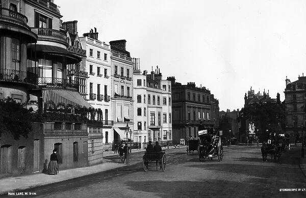 Park Lane. circa 1885: Park Lane, a street in one of Londons smarter areas