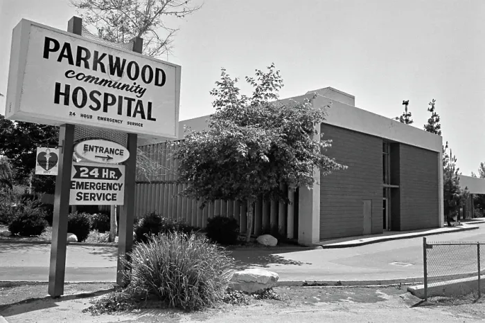 Framed Print : Parkwood Community Hospital, Canoga Park, San Fernando Valley, LA Framed Print : Parkwood Community Hospital, Canoga Park, San Fernando Valley, LA