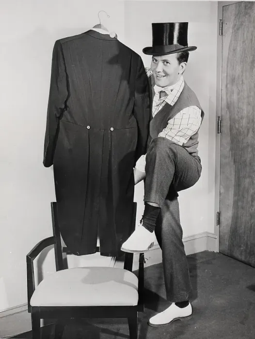 Framed Print : Pat Boone In Suit, Top Hat, Bow Tie Framed Print : Pat Boone In Suit, Top Hat, Bow Tie