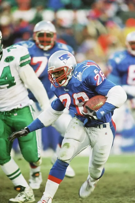 Framed Print : Patriots Curtis Martin Heads Upfield