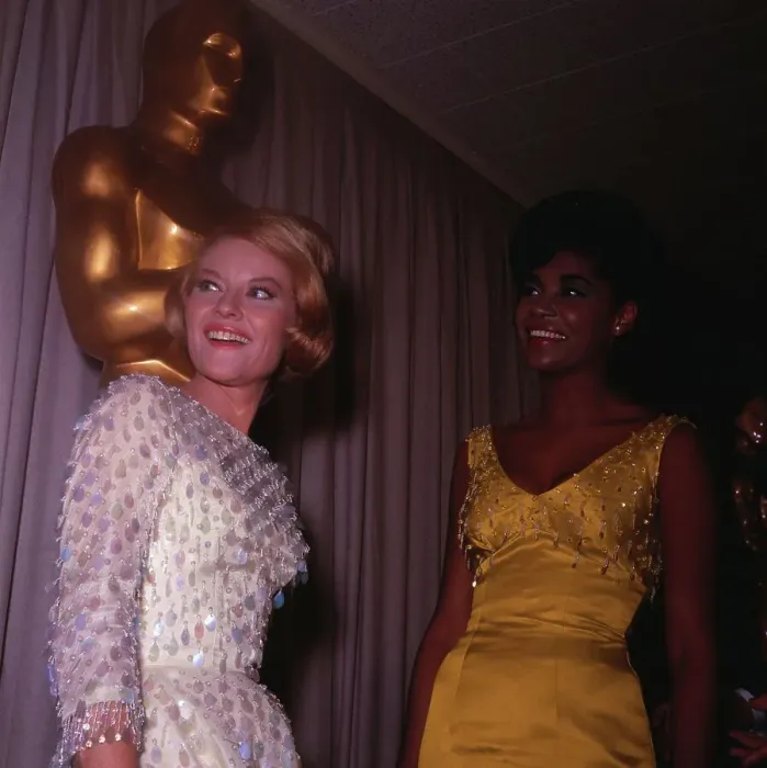 Framed Print : Patti Page and Nancy Wilson at Oscars Framed Print : Patti Page and Nancy Wilson at Oscars