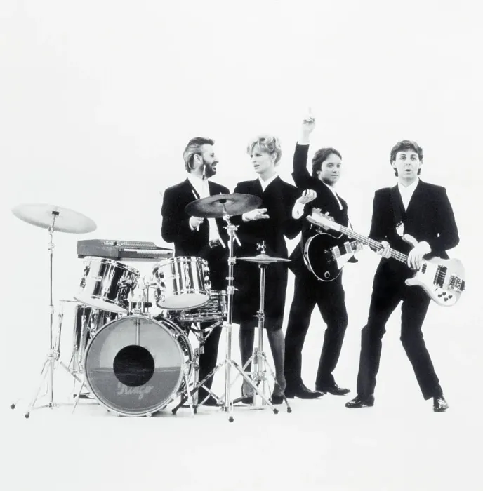 Framed Print : Paul and Linda McCartney with Ringo Starr and Eric Stewart Framed Print : Paul and Linda McCartney with Ringo Starr and Eric Stewart