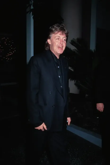 Framed Print : Paul McCartney Framed Print : Paul McCartney