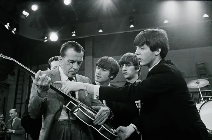 : Paul McCartney Giving Ed Sullivan Guitar Lessons : Paul McCartney Giving Ed Sullivan Guitar Lessons