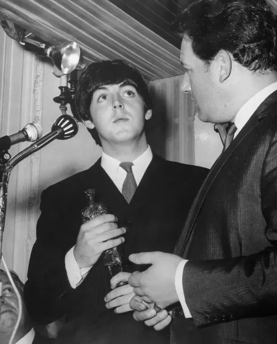 Framed Print : Paul McCartney Holding Award Framed Print : Paul McCartney Holding Award