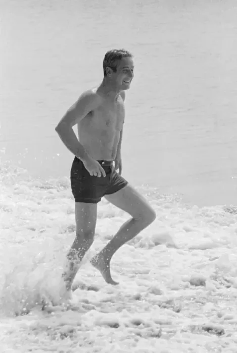 Framed Print : Paul Newman Enjoying the Beach Framed Print : Paul Newman Enjoying the Beach