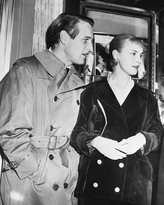 Framed Print : Paul Newman & Joanne Woodward Arriving Framed Print : Paul Newman & Joanne Woodward Arriving