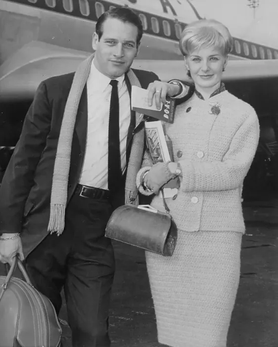 Framed Print : Paul Newman and Wife Joanne Woodward at Airport Framed Print : Paul Newman and Wife Joanne Woodward at Airport