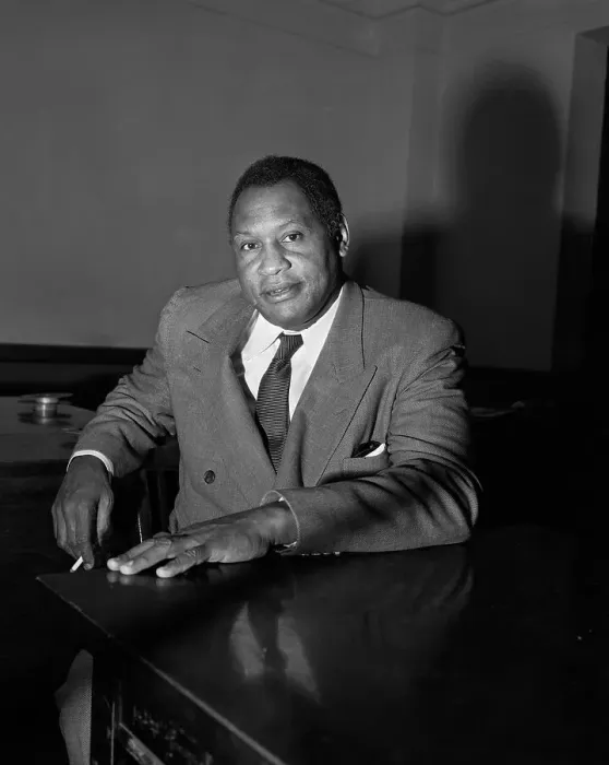 Framed Print : Paul Robeson Gesturing While Speaking to Press Framed Print : Paul Robeson Gesturing While Speaking to Press