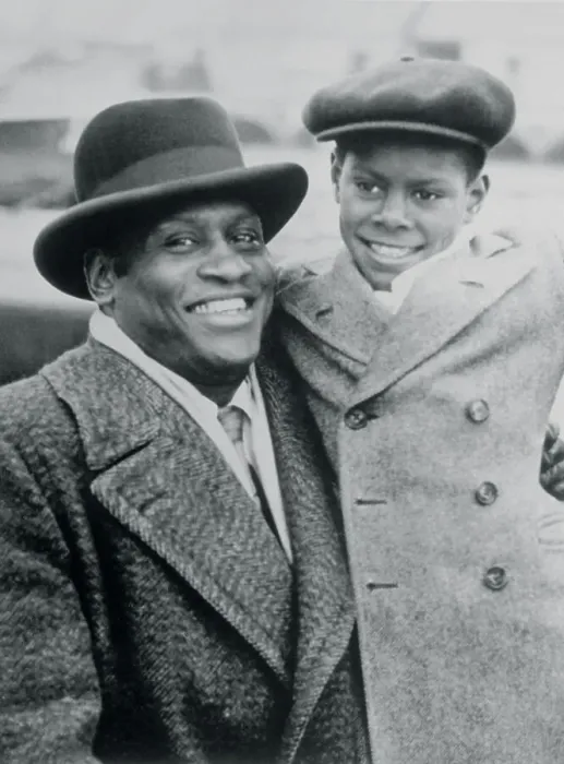 Framed Print : Paul Robeson Hugging His Son Paul Jr Framed Print : Paul Robeson Hugging His Son Paul Jr