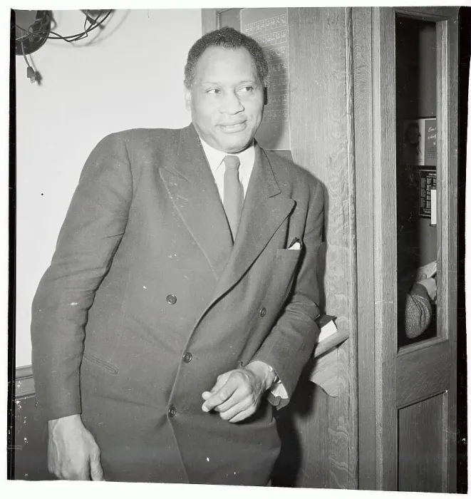 Framed Print : Paul Robeson Posing in Federal Courthouse Framed Print : Paul Robeson Posing in Federal Courthouse