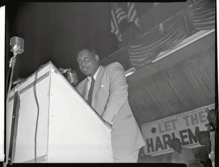 Framed Print : Paul Robeson Speaking at Podium Framed Print : Paul Robeson Speaking at Podium