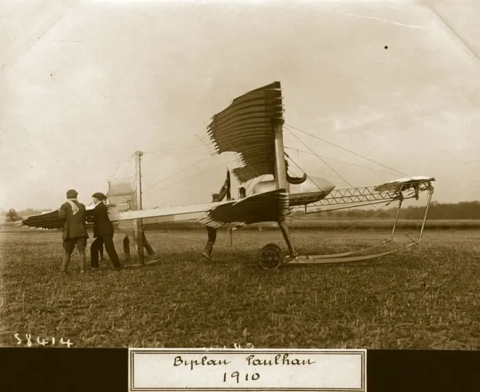 Framed Print : Paulhan. 26th November 1910: An experimental biplane of Louis Paulhan about to be started