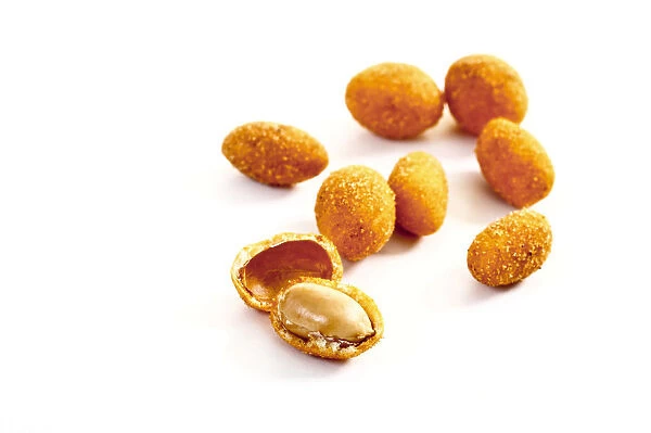 Peanuts in a paprika flavoured coating