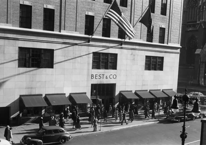 Framed Print : Pedestrians walking past office building Framed Print : Pedestrians walking past office building