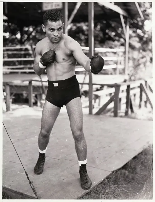 Framed Print : Pedro Montanez in Boxing Stance