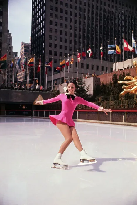 Framed Print : Peggy Fleming Ice Skating at Rockefeller Plaza Framed Print : Peggy Fleming Ice Skating at Rockefeller Plaza