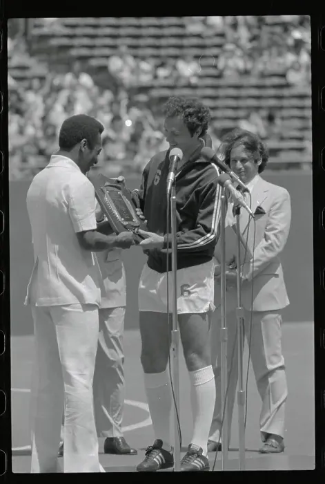 Framed Print : Pele Presenting a Plaque to Franz Beckenbauer Framed Print : Pele Presenting a Plaque to Franz Beckenbauer