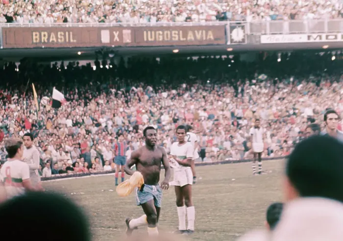 Framed Print : Pele Runs Lap of Honor Framed Print : Pele Runs Lap of Honor