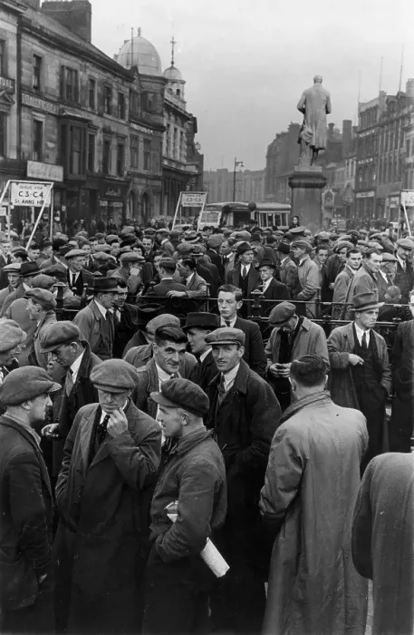 Framed Print : People Market