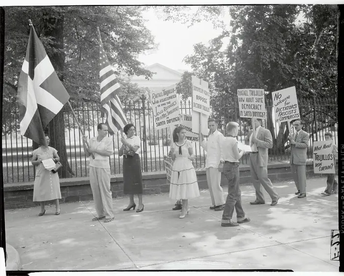 Framed Print : People Picketing in Front of the White House Framed Print : People Picketing in Front of the White House