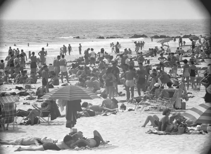 Framed Print : People relaxing on beach, (B&W) Framed Print : People relaxing on beach, (B&W)