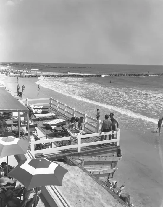 Framed Print : People relaxing on beach, (B&W), elevated view Framed Print : People relaxing on beach, (B&W), elevated view