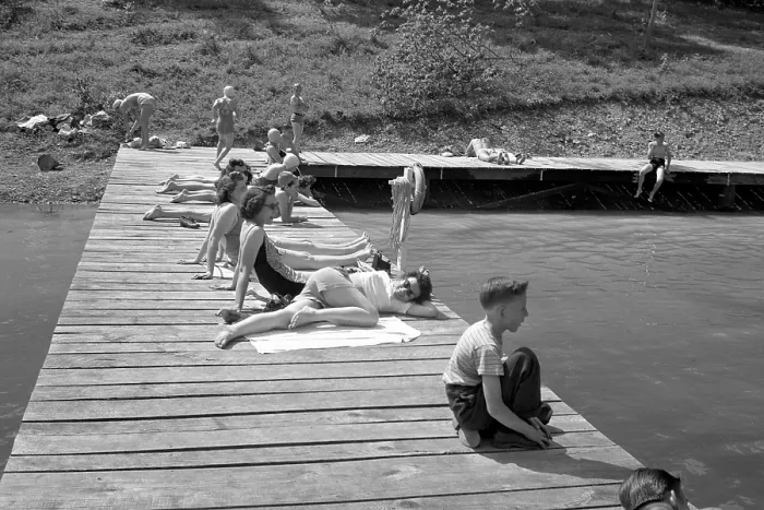 Framed Print : People Sunbathing In Nashville Framed Print : People Sunbathing In Nashville