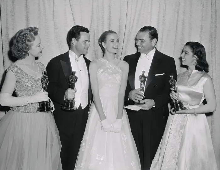 Framed Print : Performers Posing Together and Holding Oscars Framed Print : Performers Posing Together and Holding Oscars