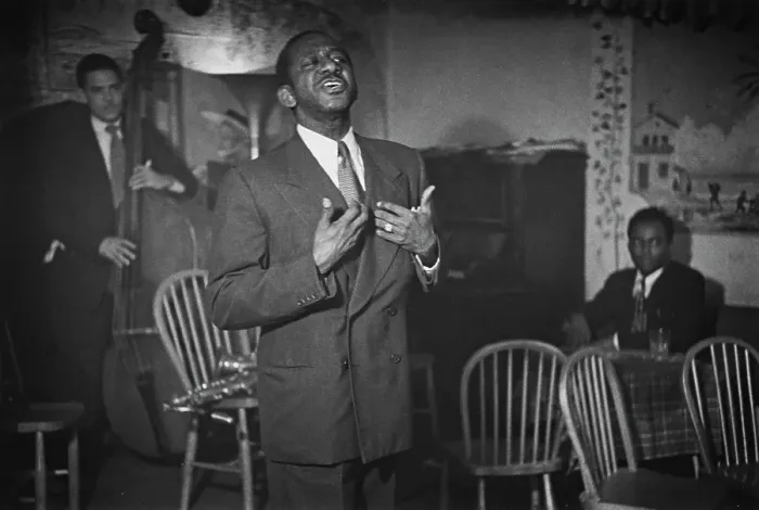 Framed Print : Performing Singer