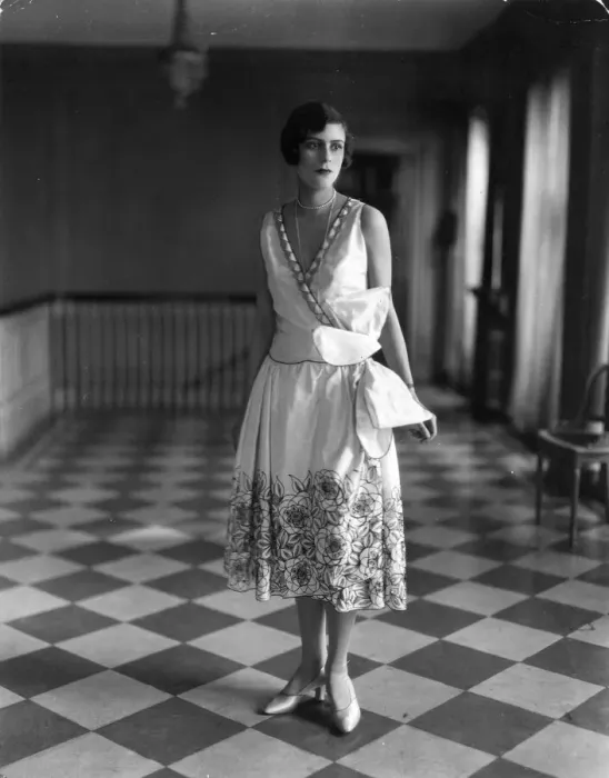 Framed Print : Peron Dress