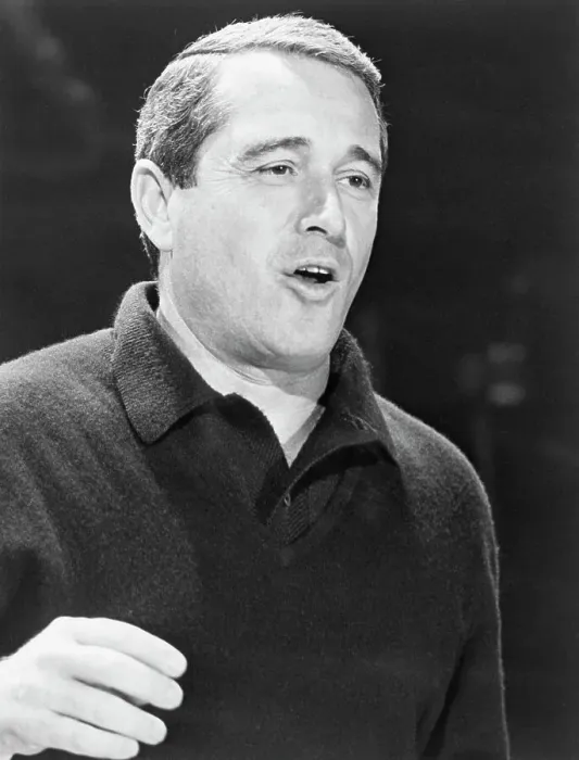 Framed Print : Perry Como Singing Framed Print : Perry Como Singing