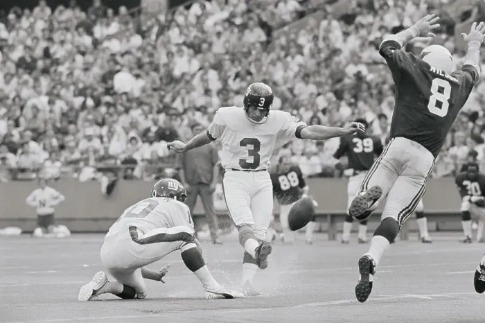 Framed Print : Pete Gogolak and Larry Wilson During Game Framed Print : Pete Gogolak and Larry Wilson During Game