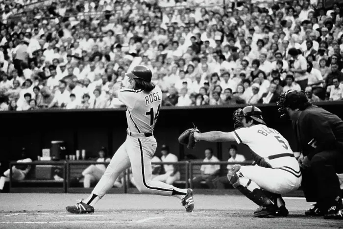 Framed Print : Pete Rose Against Cincinnati Reds Framed Print : Pete Rose Against Cincinnati Reds