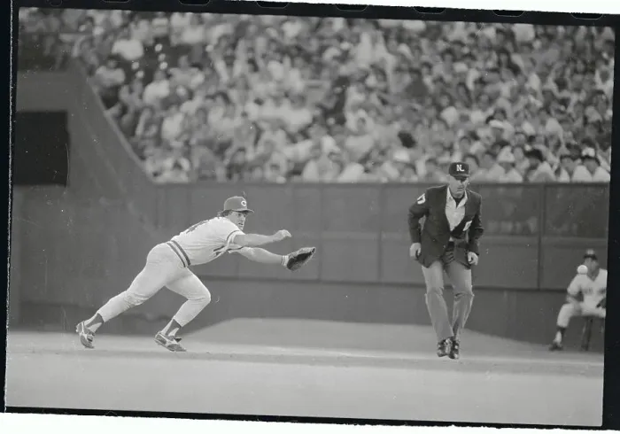 Framed Print : Pete Rose Diving for Ball Framed Print : Pete Rose Diving for Ball