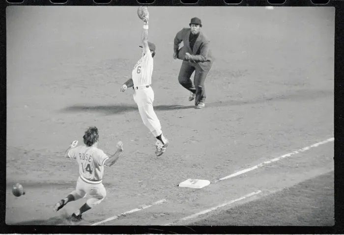Framed Print : Pete Rose Running to First Base