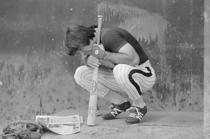 Framed Print : Pete Rose Stooping and Leaning on Baseball Bat Framed Print : Pete Rose Stooping and Leaning on Baseball Bat