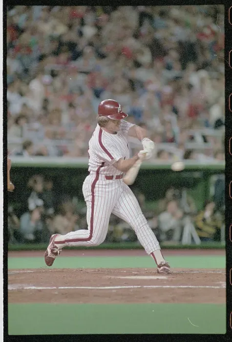 Framed Print : Pete Rose Swinging Bat Framed Print : Pete Rose Swinging Bat
