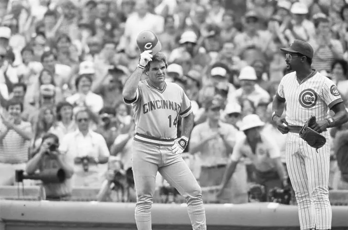 Framed Print : Pete Rose Tips Cap to Standing Ovation Framed Print : Pete Rose Tips Cap to Standing Ovation