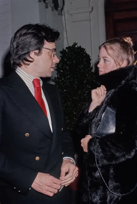 Framed Print : Peter Bogdanovich & Cybill Shepherd Framed Print : Peter Bogdanovich & Cybill Shepherd
