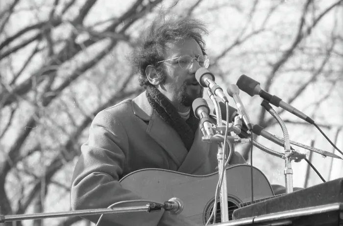 Framed Print : Peter Yarrow Of Peter, Paul & Mary Framed Print : Peter Yarrow Of Peter, Paul & Mary
