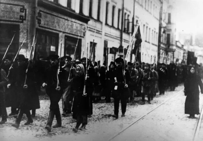 Framed Print : Petrograd. Workers marching through Petrograd in March 1917