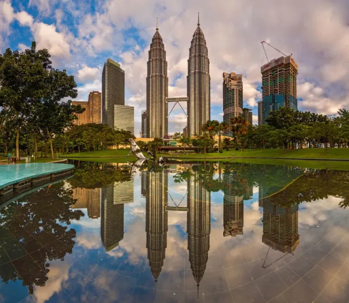 Framed Print : Petronas Twin Towers in Kuala Lumpur, Malaysia