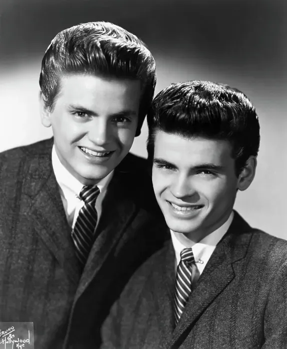 Framed Print : Phil & Don Everly in Publicity Portrait Framed Print : Phil & Don Everly in Publicity Portrait