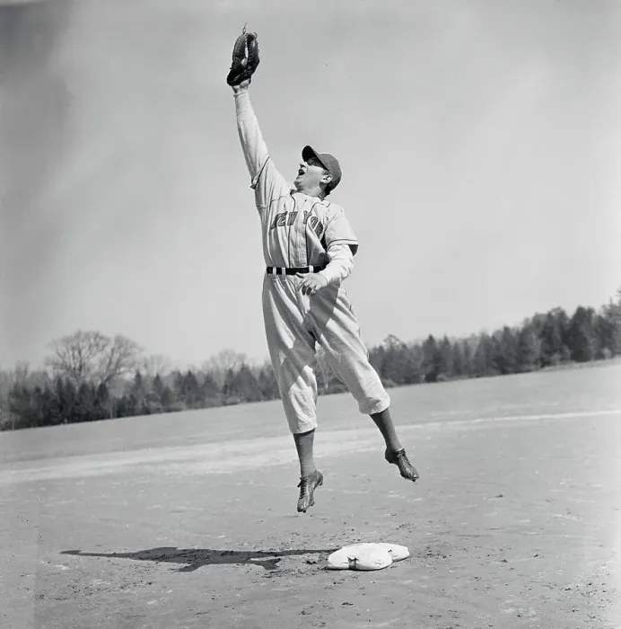 Framed Print : Phil Weintraub Catching a Baseball Framed Print : Phil Weintraub Catching a Baseball