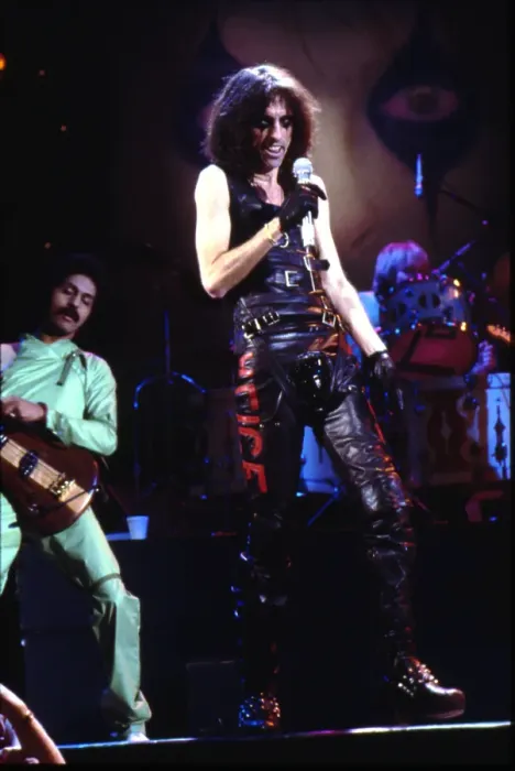 Framed Print : Photo of Alice Cooper Framed Print : Photo of Alice Cooper