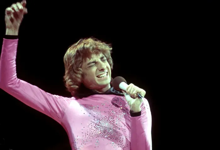 Framed Print : Photo of Barry Manilow Framed Print : Photo of Barry Manilow