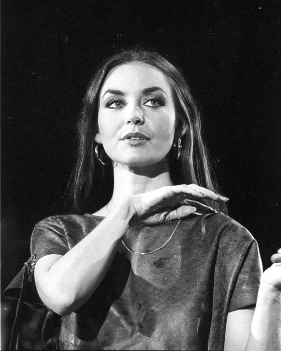 Framed Print : Photo of Crystal Gayle Framed Print : Photo of Crystal Gayle