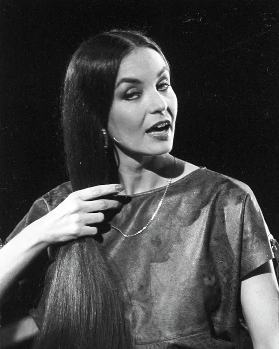 Framed Print : Photo of Crystal Gayle Framed Print : Photo of Crystal Gayle